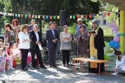 Даниел Панов откри реновираната детска…