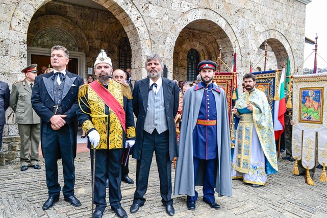 Хиляди празнуват 109-годишнината от българската…